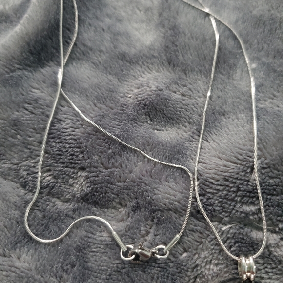 Floating Locket comes w/ Chain and 3 Random Charms - Picture 2 of 7